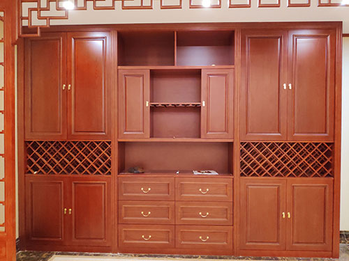 琼中中式家居装修之中式酒柜装修效果图